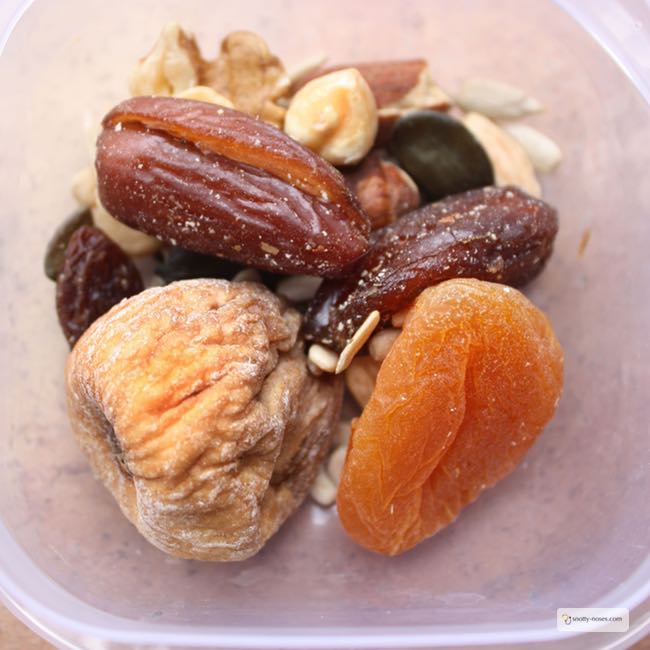 How to Make Home Made Trail Mix. A Healthy Snack for Kid