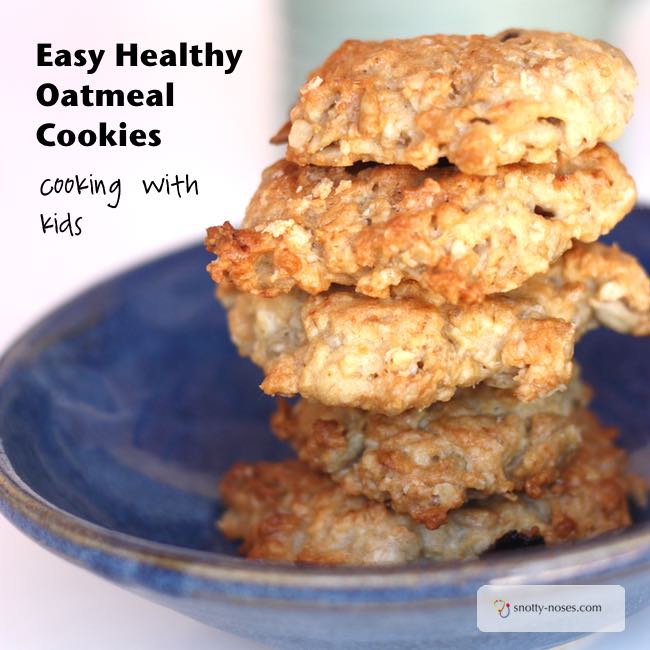 Raisin Oatmeal Cookies. A perfect recipe to cook with kids.