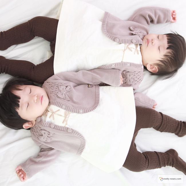 Conceiving Twins. What are your chances of having twin babies? By a pediatrician