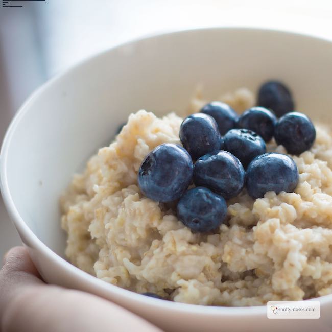 Easy Healthy Porridge Recipe. Give your kids a healthy start to the day with this easy and healthy oatmeal recipe.